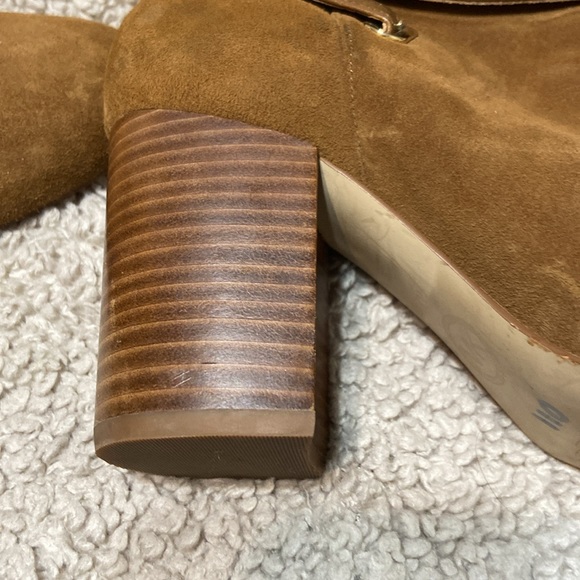 Michael Kors Ankle Boots Suede Tan/Brown w/ankle wrap straps & Gold Metal Studs - Picture 6 of 14